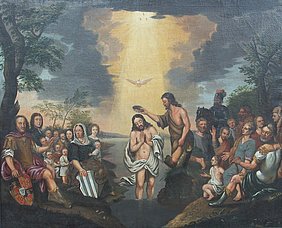 Jesus wird im Jordan getauft, darüber schwebt die Taube; durch die dunklen Wolken bricht ein Lichtstrahl mit 3 Zungen oder Flammen im Zentrum